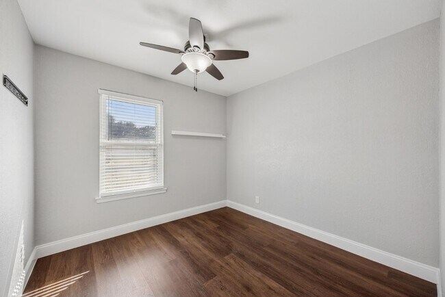 Building Photo - 1807 Highmeadow Cove