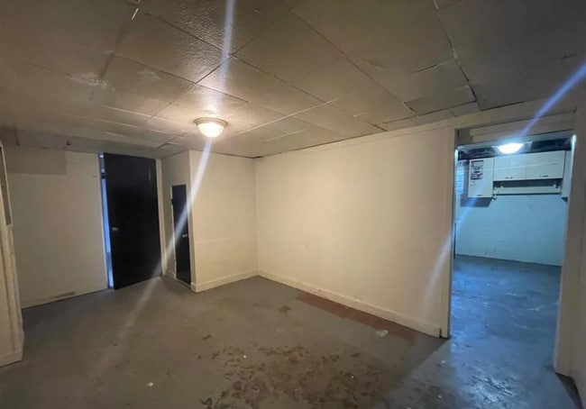 Building Photo - 616 Perrilyn St