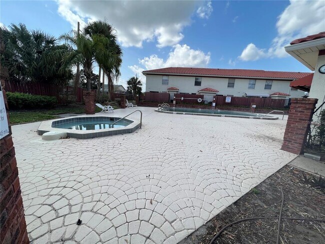 Building Photo - 1653 Eagle Creek Cir