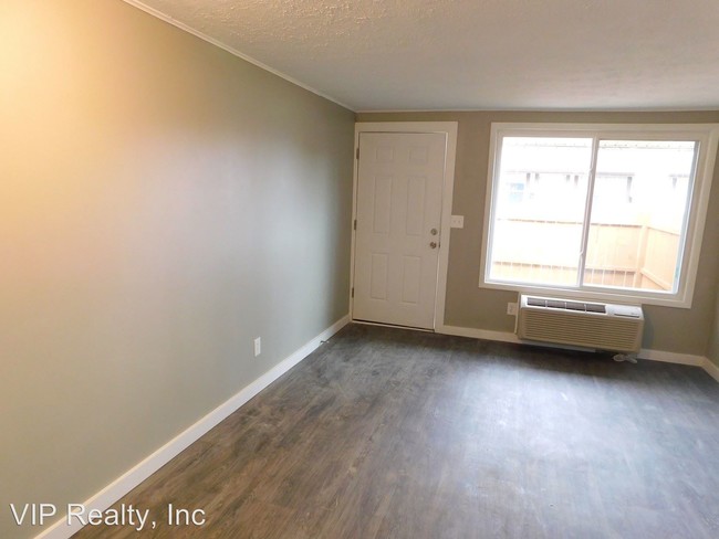 Building Photo - 5459-5495 Red Bird Ct