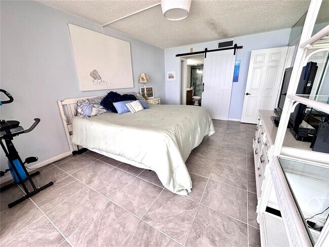 Building Photo - 6361 Bahia Del Mar Blvd S