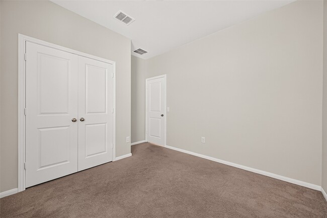 Building Photo - 16039 Kingfield Haven Dr