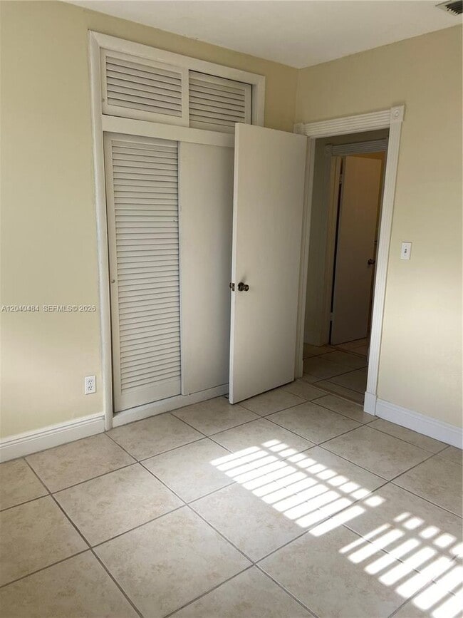 Building Photo - 800 NW 76th Ave