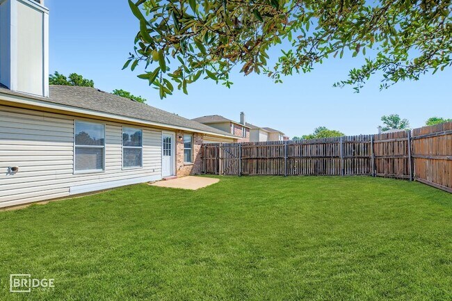 Building Photo - 1395 Stewart Dr