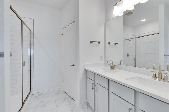 Building Photo - 148 Hartson Dr