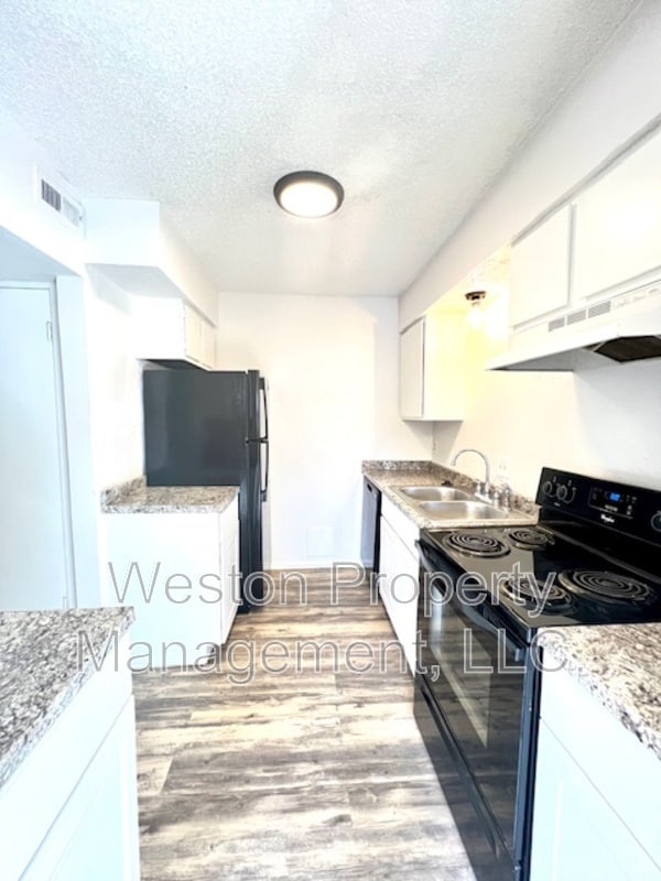 Building Photo - 6054 Northwest Expy