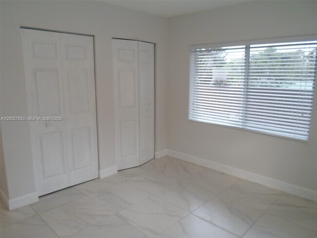 Building Photo - 354 NW 59th Terrace