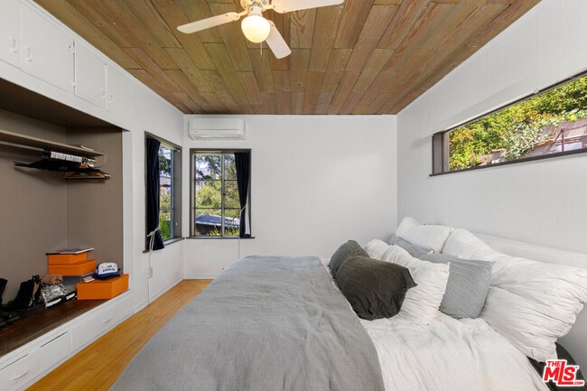 Building Photo - 6933 Vanland Trl