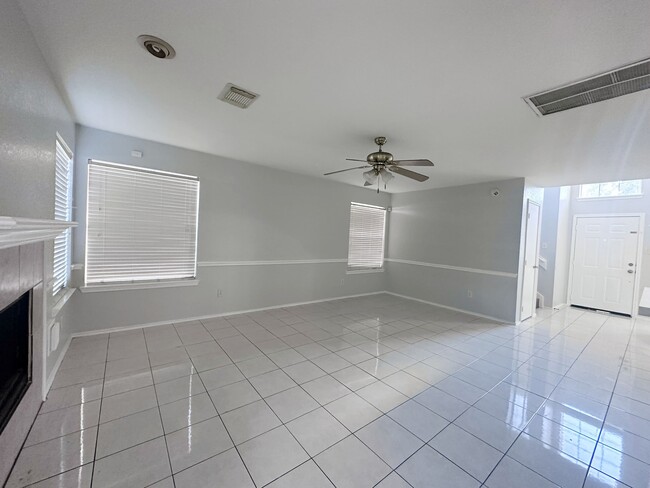 Building Photo - 15522 Baxter Ave