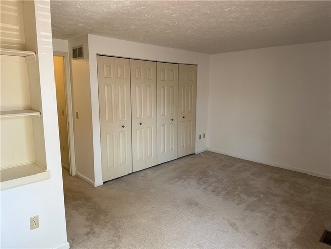 Building Photo - 116 Jordache Ln