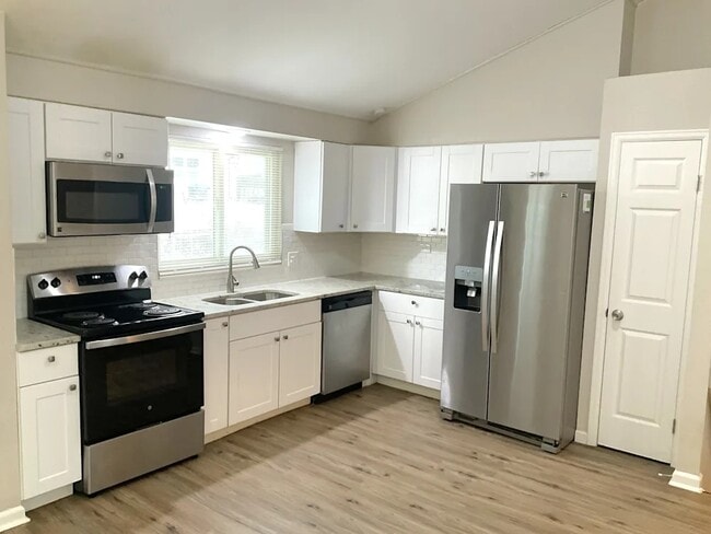 Building Photo - 16036 E Ithaca Pl