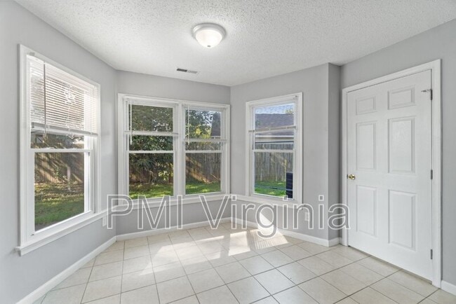 Building Photo - 3909 Wilmington Ct