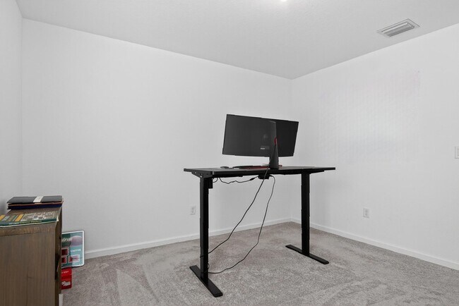Building Photo - 760 Carlyle Wy