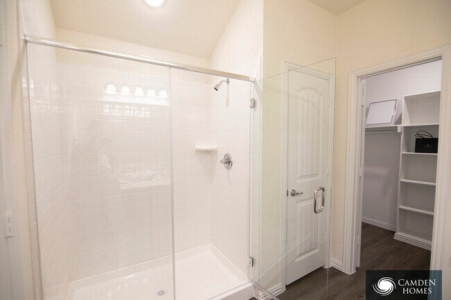 Building Photo - 10112 Spice Ln