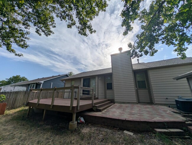 Building Photo - 1106 S Longford St