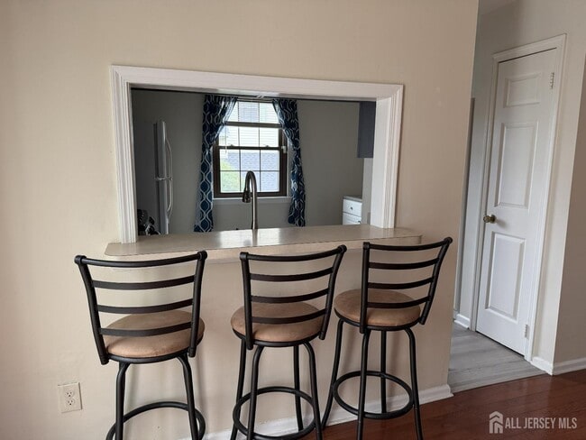 Building Photo - 1709 Woodbridge Commons Way