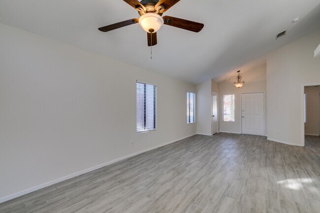 Building Photo - Beautifully Upgraded 3BD/2BA Home in Henderson’s Green Valley