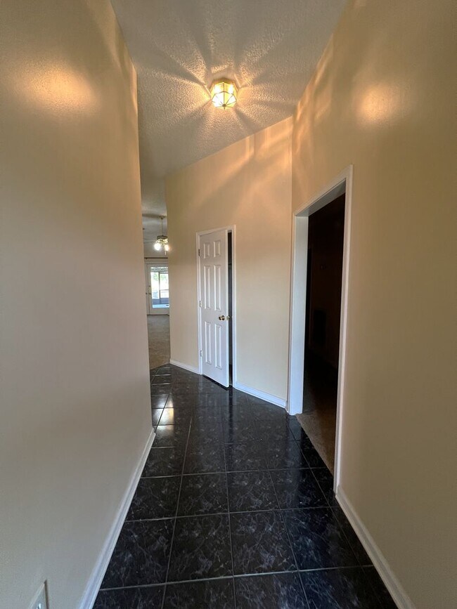 Building Photo - 7525 Muirfield Loop