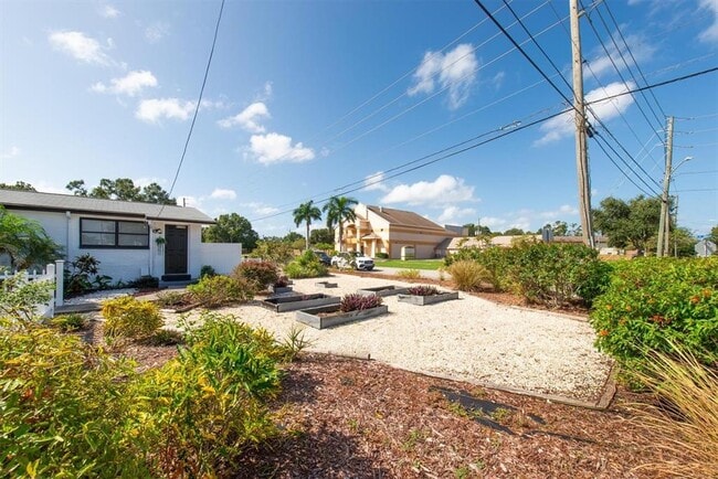 Building Photo - 3394 74th Ave N