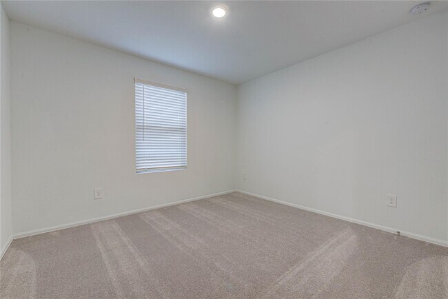 Building Photo - 310 Birch Blossom Path