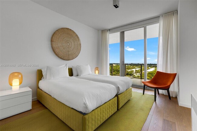Building Photo - 360 Ocean Dr