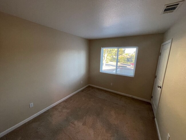 Building Photo - 2603 Carlton Ln