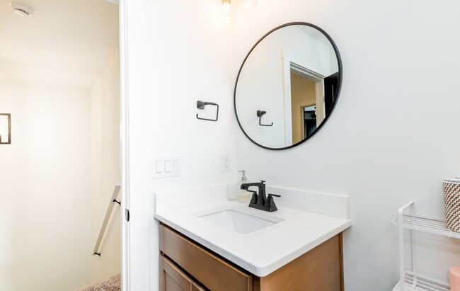 Building Photo - Do Not Miss this Beautiful piece of property.