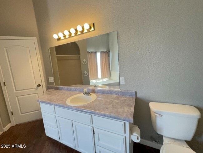 Building Photo - 4933 Los Reyes Dr