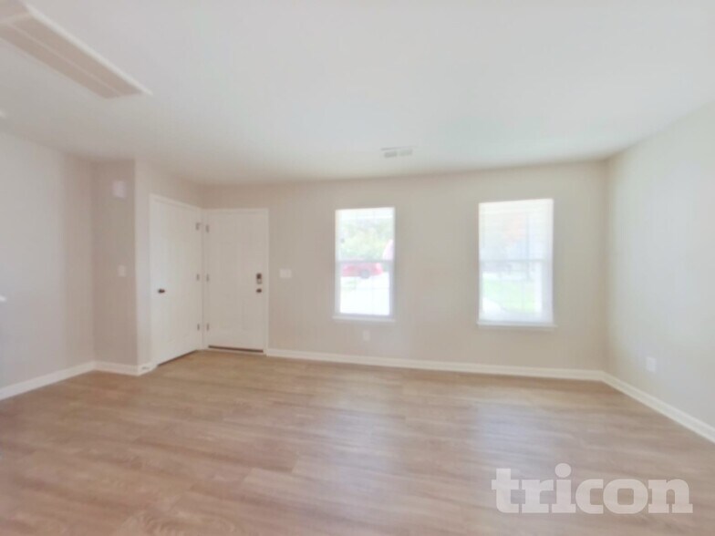 Building Photo - 5424 Henderson Oaks Dr