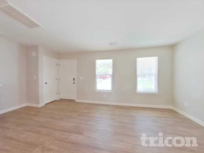 Building Photo - 5424 Henderson Oaks Dr