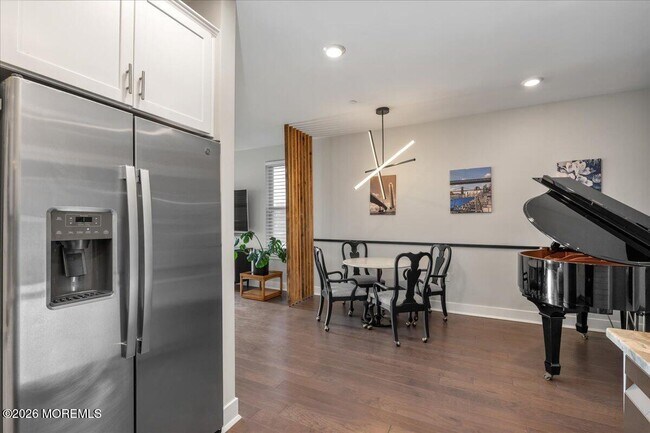 Building Photo - 29 Midway Rd N