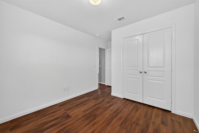 Building Photo - 2730 Skyview Silver Dr