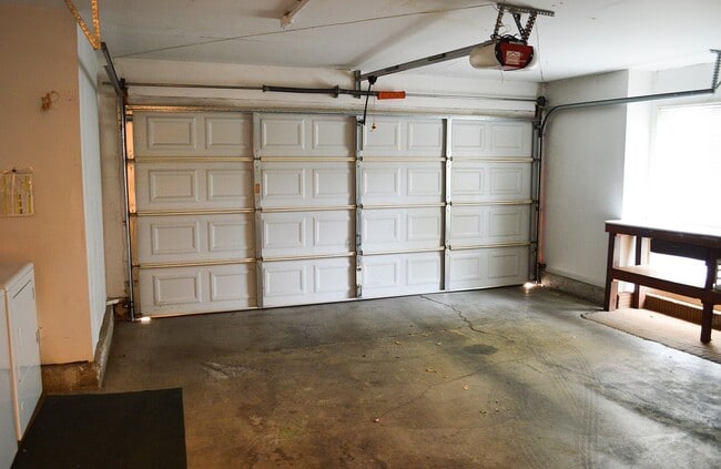 Building Photo - 8020 Canby Ave