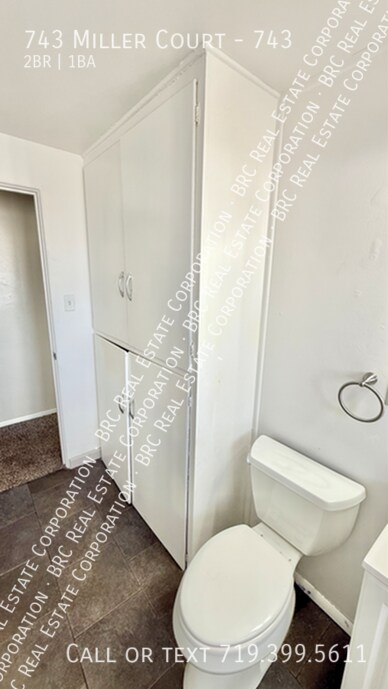 Building Photo - 743 Miller Ct