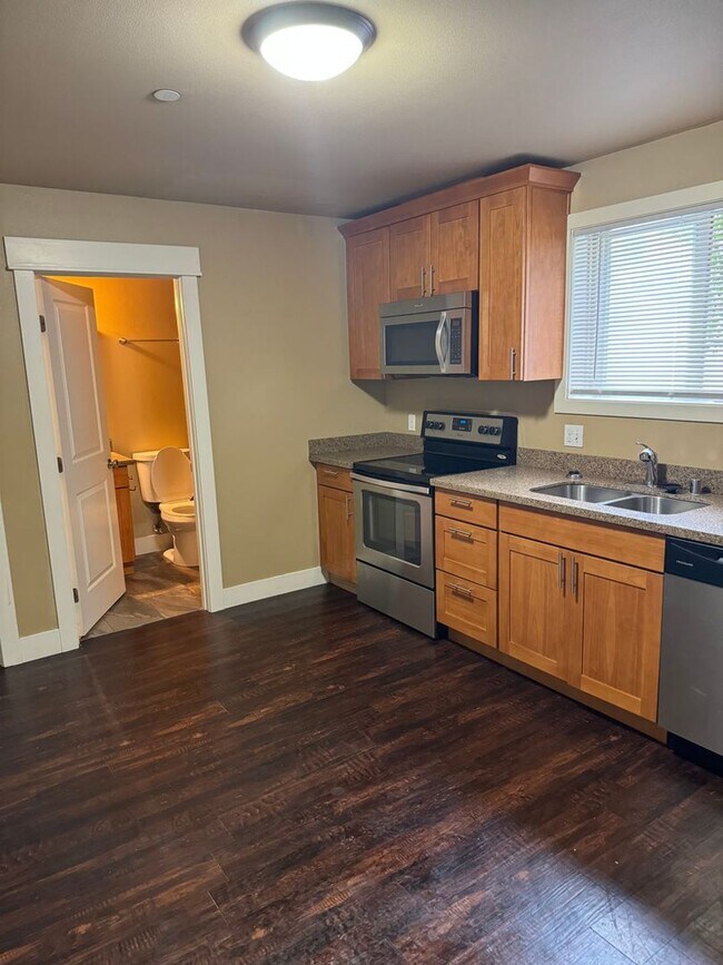 Building Photo - South Lane Apartments