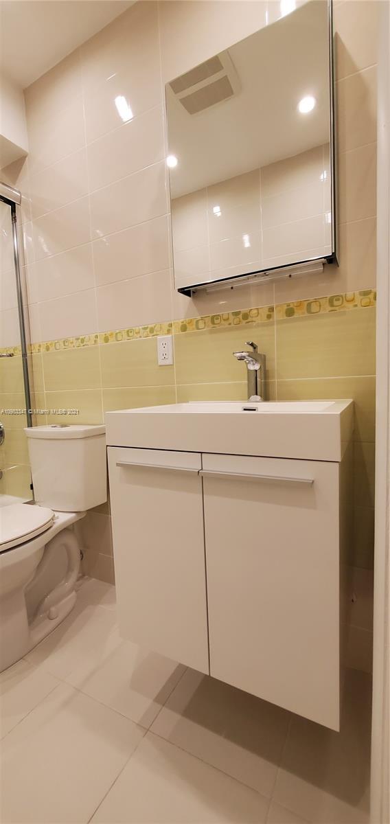 Building Photo - 6518 SW 129th Ave