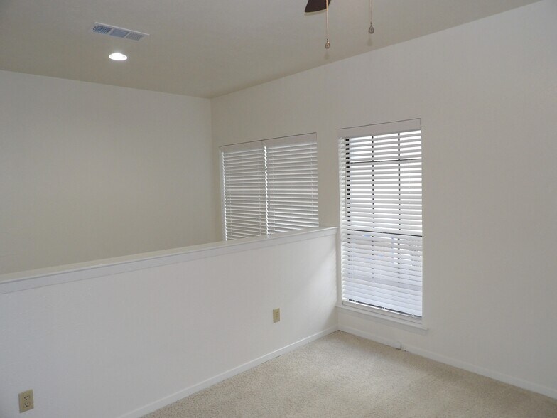 Building Photo - 3909 Rawlins St