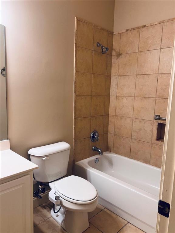 Building Photo - 144 W Ridge Way