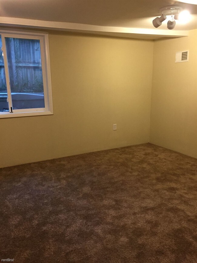 Building Photo - 4 br, 2 bath House - 1139 W Lovell St
