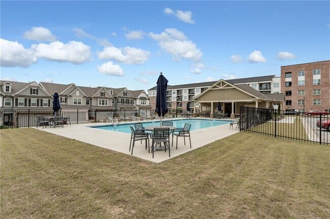 Building Photo - 649 Isom Walk