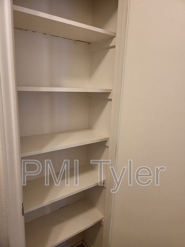 Building Photo - 16124 Shoshone Dr