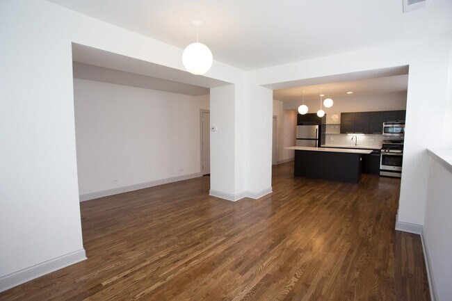 Interior Photo - 5100 S. Ellis Avenue