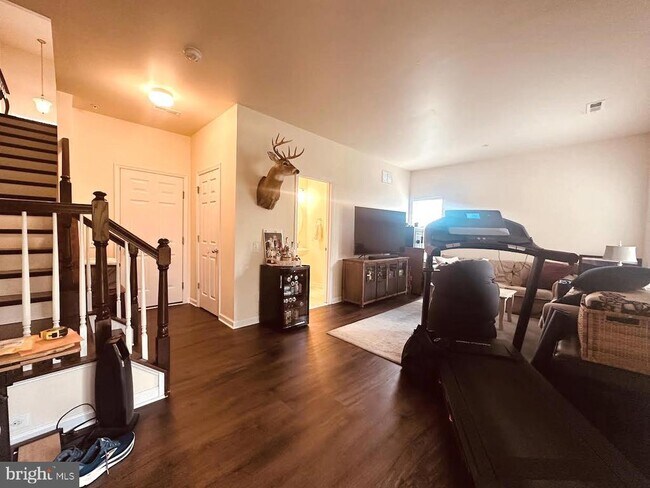 Building Photo - 1746 Beacon Ln