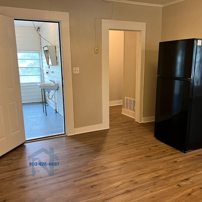 Building Photo - 5466 TX-77