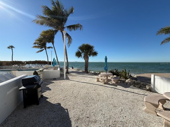 Building Photo - 11 Sunset Dr