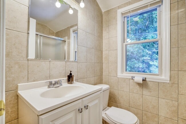 Building Photo - 3731 S Kemper Rd