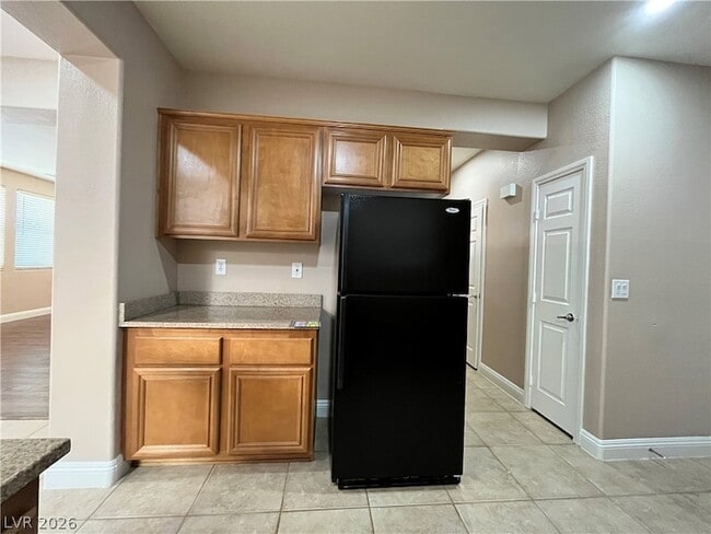 Building Photo - 548 Ivy Spring St