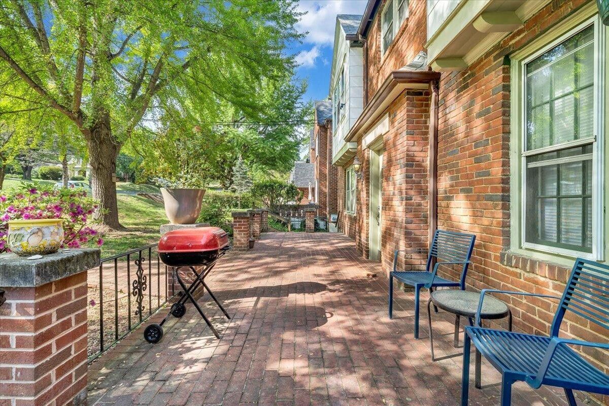 Building Photo - 2521 Longview Ave SW