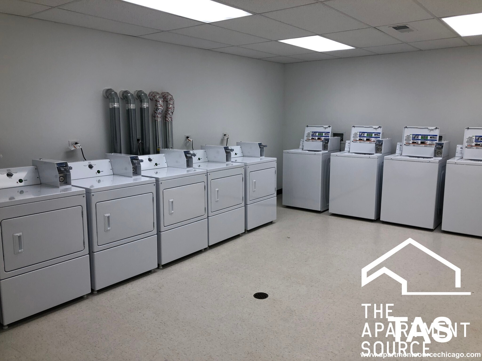 Building Photo - 900 W Winona St