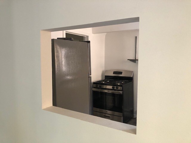 PASS THROUGH INTO KITCHEN - 410 N Orange Grove Ave